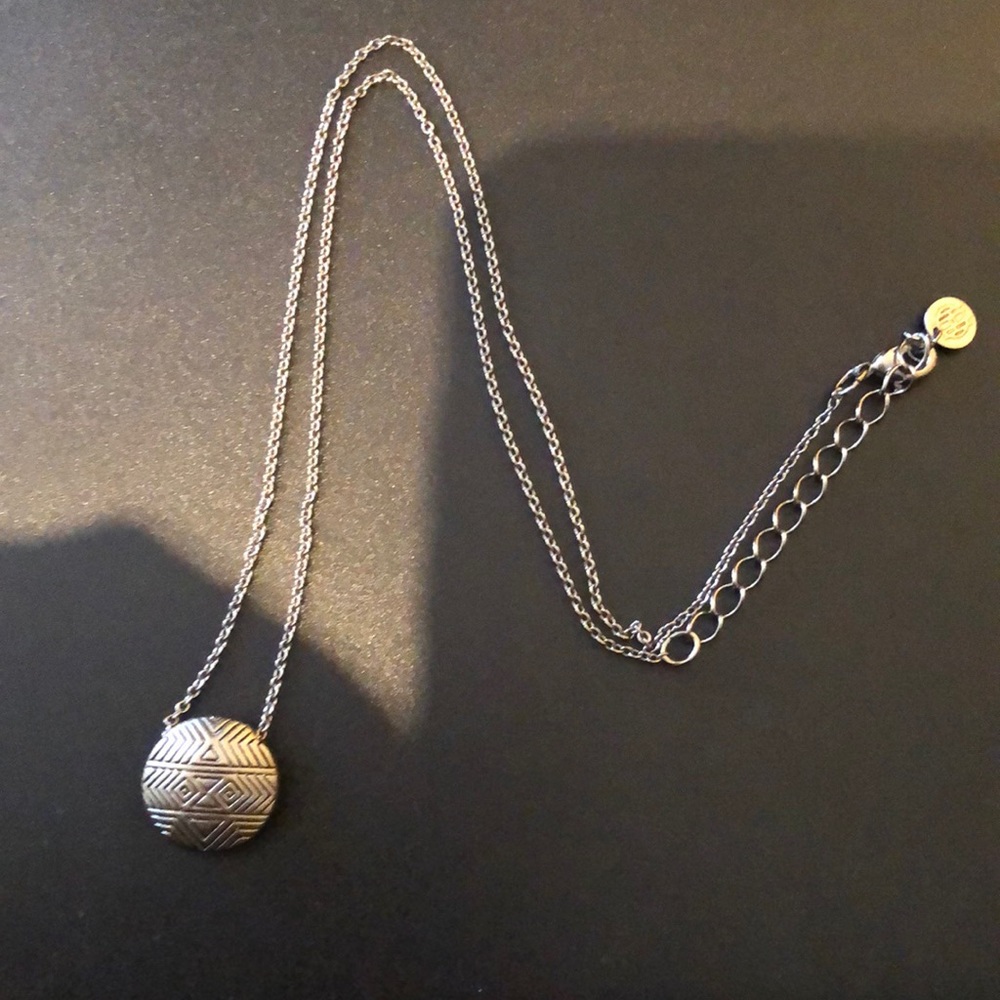 House of Harlow 1960 mini medallion necklace NEW